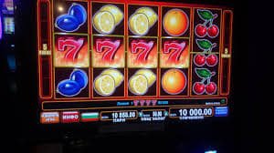 kyat02 Live Casino dealer ဖြင့် ကစားနေသော မြင်ကွင်း